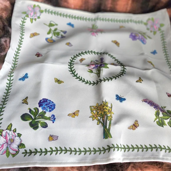 Portmeirion Botanical Garden placements and napkins.4 of each. Never used NWOT - Picture 8 of 14